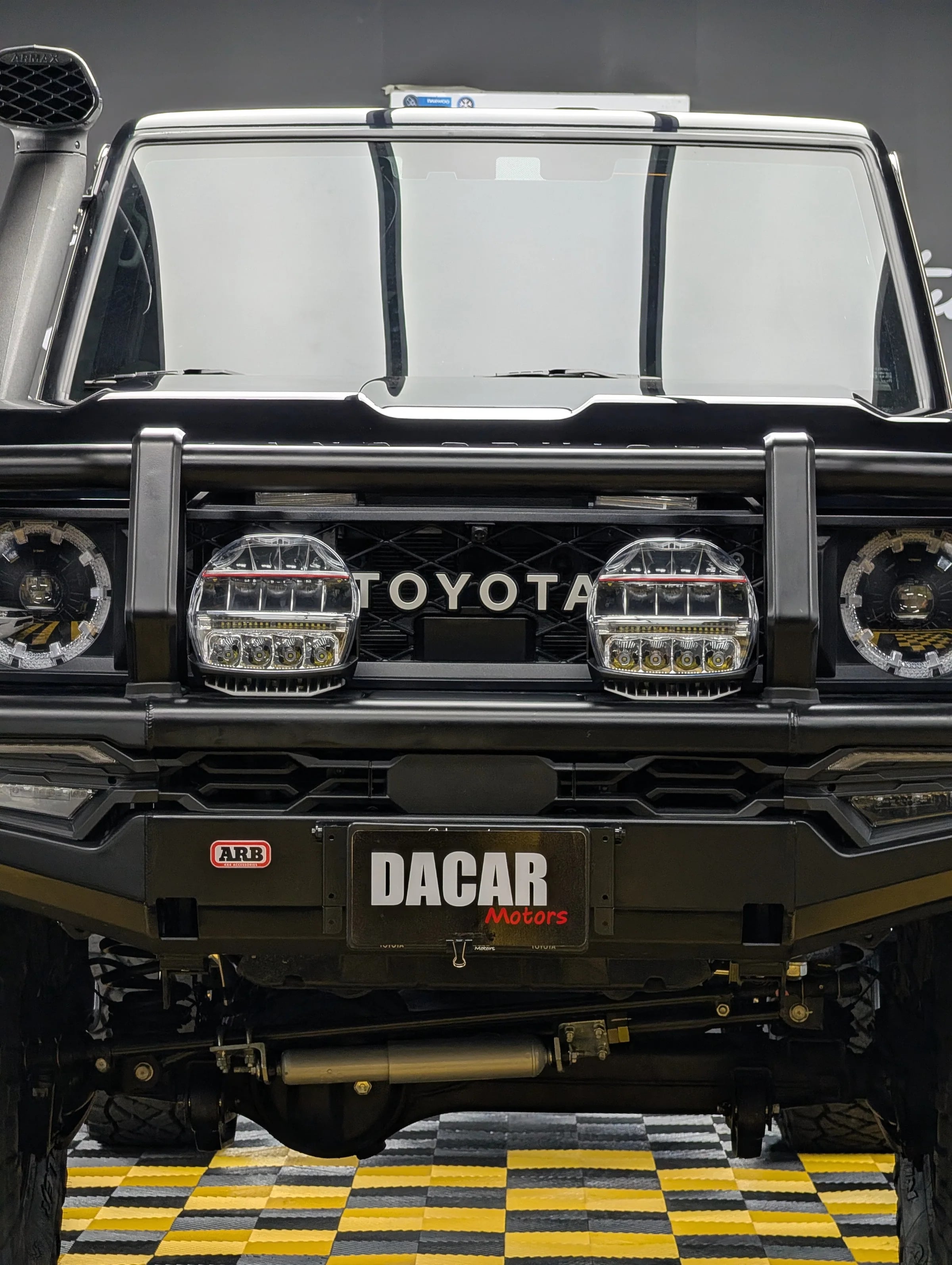 Detalle de protección exterior ARB instalada por Dacar Motors